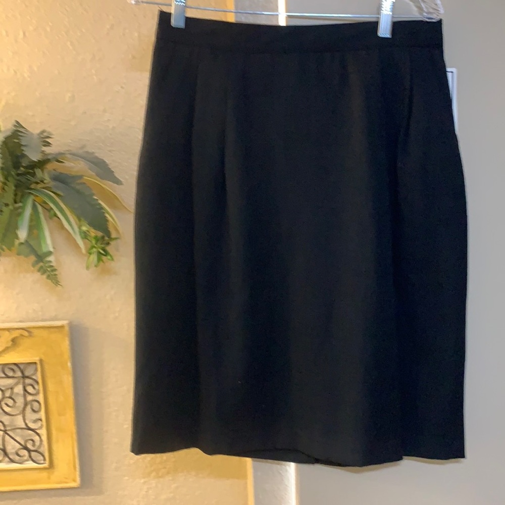 $12 Woman’s Sag Harbor Flat Front With 2 Pleats Skirt Size 14 NWT Machine Wash